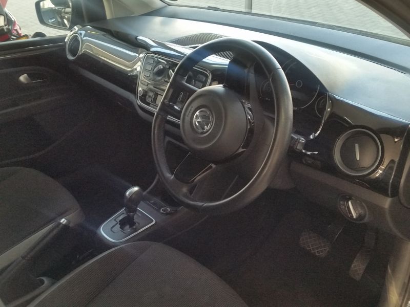 2014 Volkswagen Up photo 2