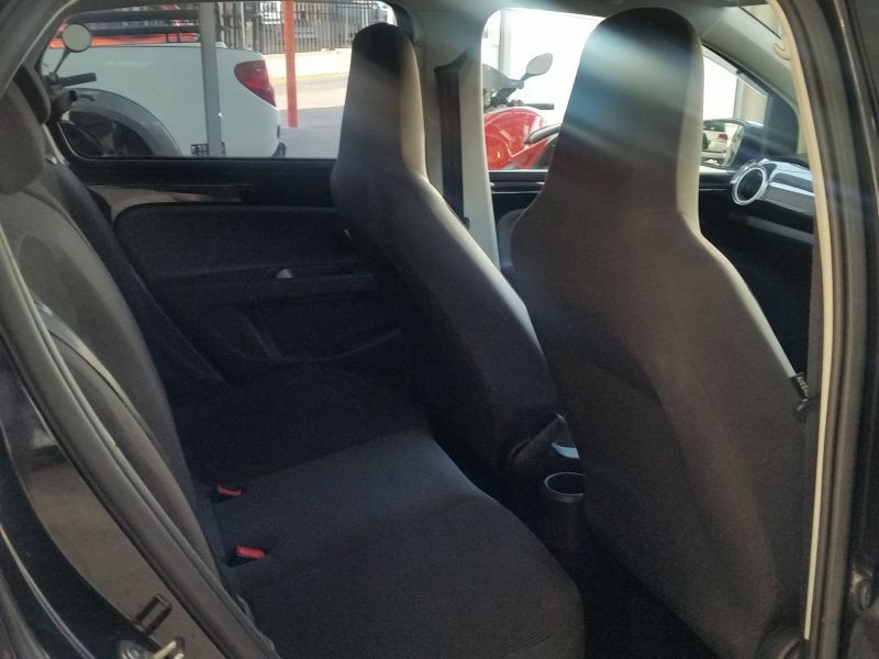 2014 Volkswagen Up photo 3