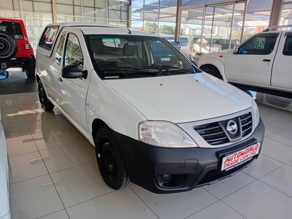 2017 Nissan NP200 photo 1