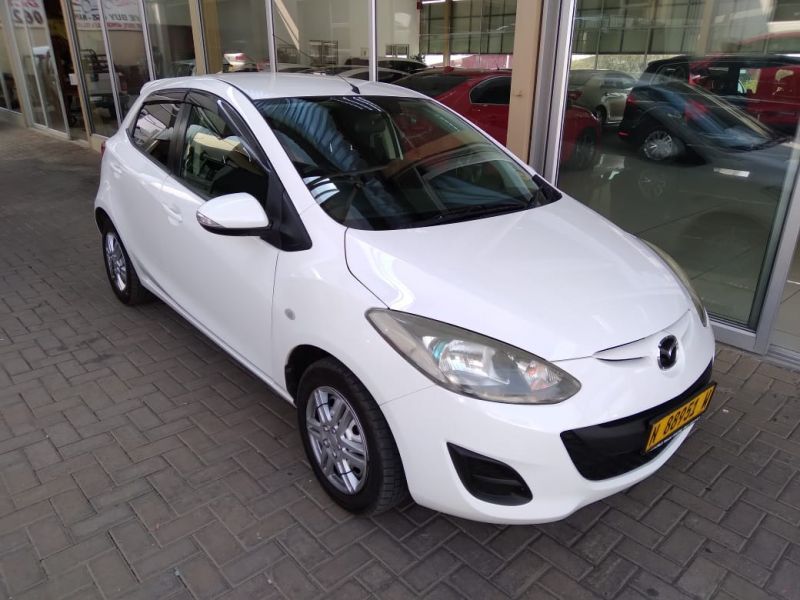2013 Mazda Demio photo 1