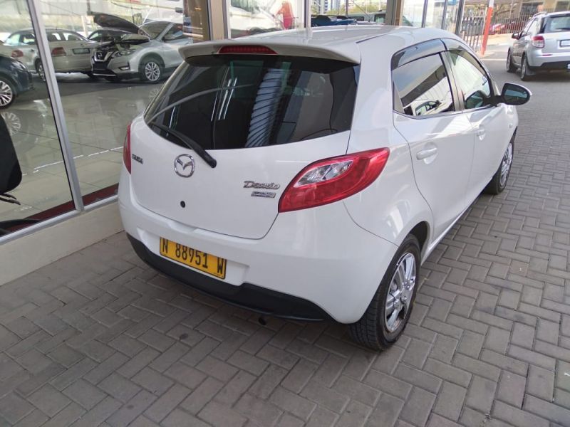 2013 Mazda Demio photo 3