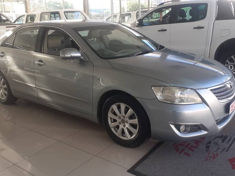 2010 Toyota Camry photo 1