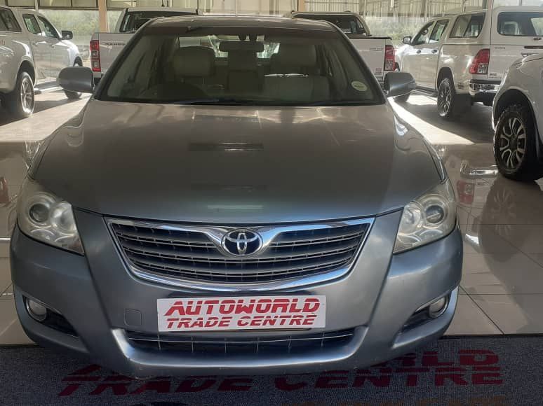 2010 Toyota Camry photo 2