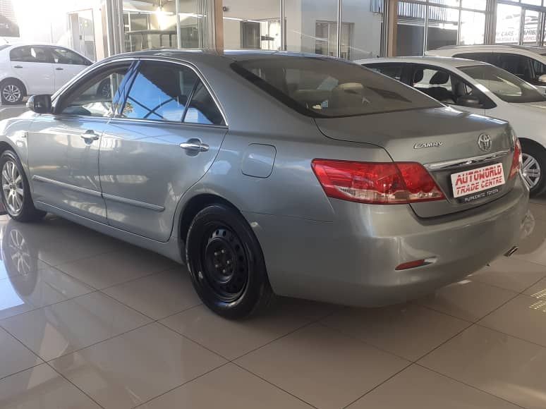 2010 Toyota Camry photo 3