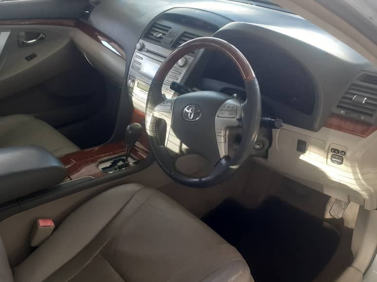2010 Toyota Camry photo 8