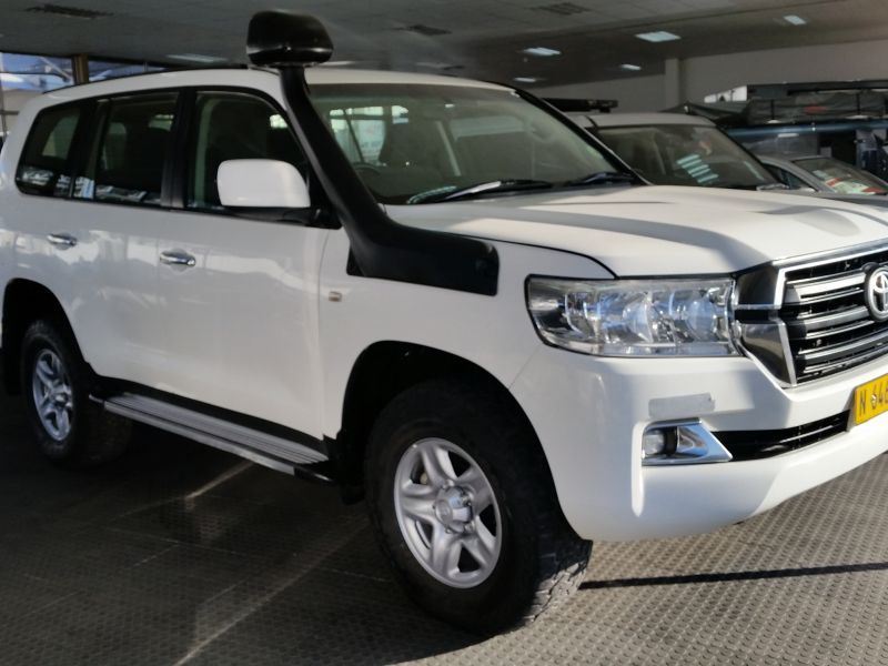 2019 Toyota Land Cruiser photo 1