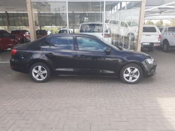 2013 Volkswagen Jetta photo 2