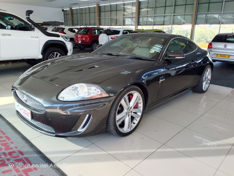 2010 Jaguar XKR photo 1