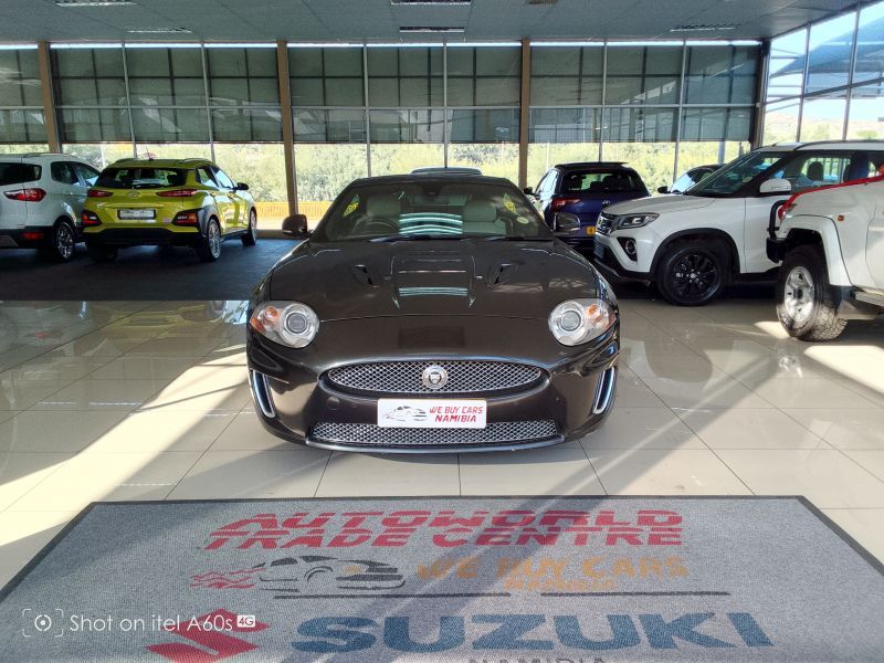 2010 Jaguar XKR photo 2