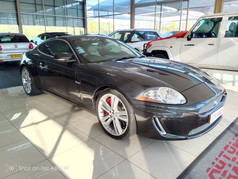 2010 Jaguar XKR photo 3