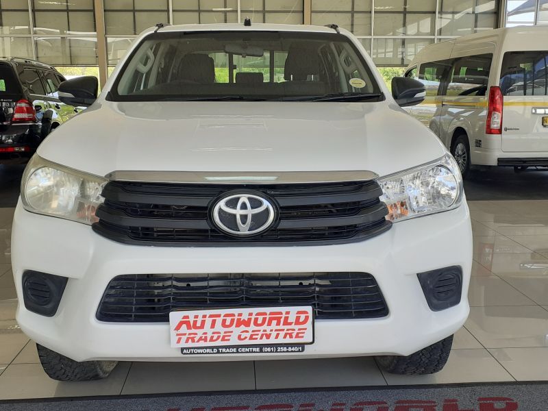 2017 Toyota Hilux photo 2