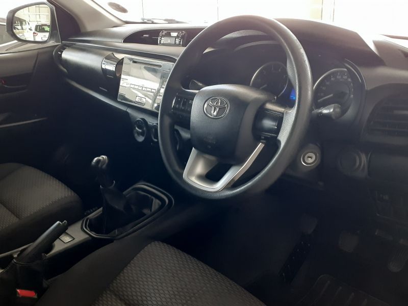 2017 Toyota Hilux photo 9