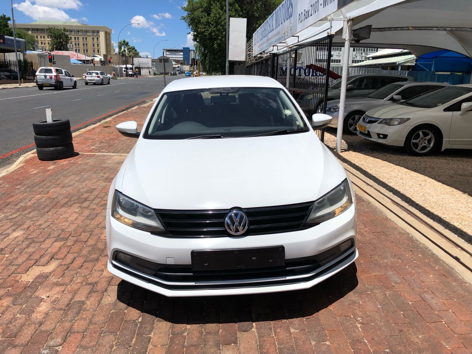 2015 Volkswagen Jetta photo 2