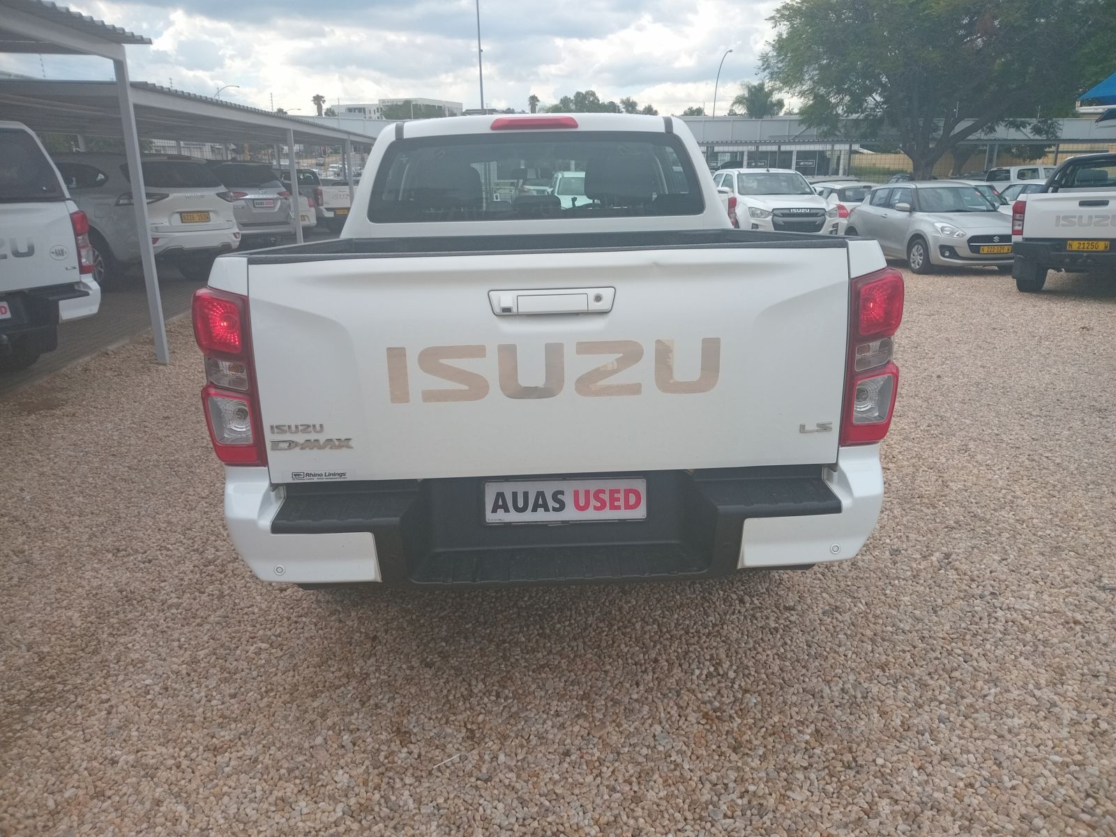 2022 Isuzu D-MAX photo 4