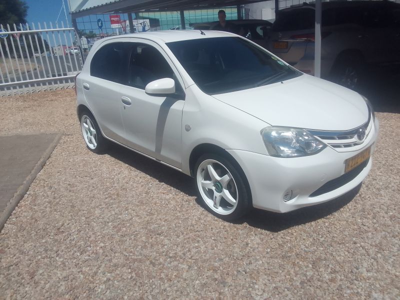 2019 Toyota Etios photo 1
