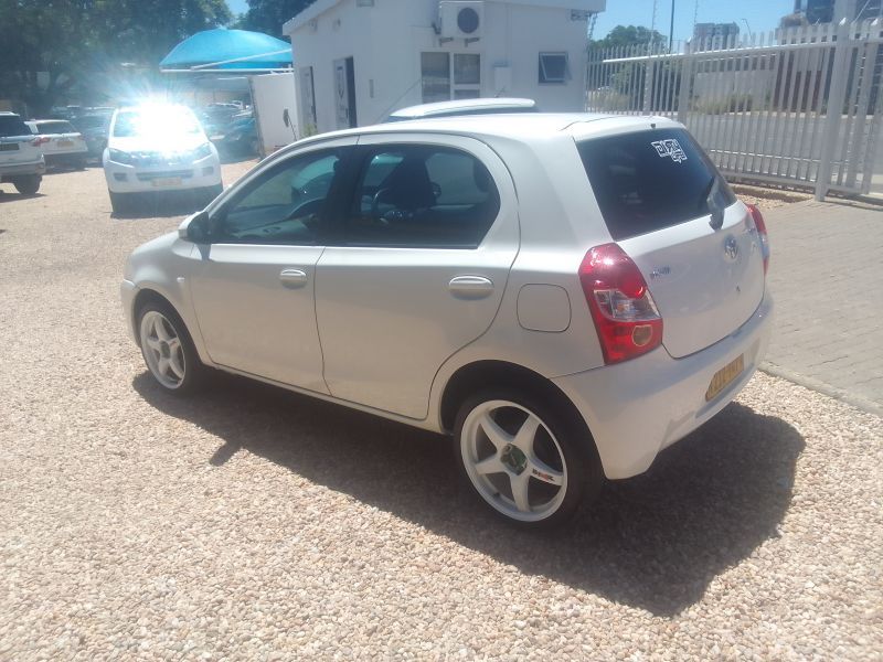 2019 Toyota Etios photo 5