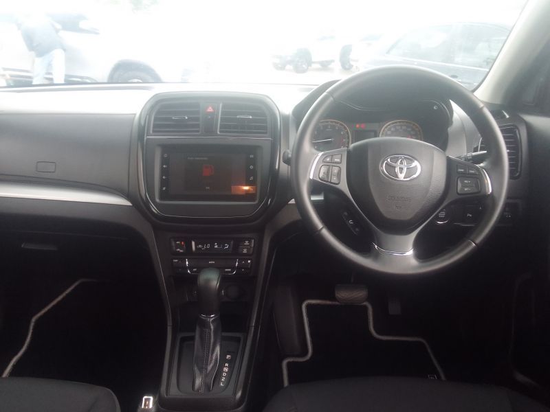 2022 Toyota Urban Cruiser photo 5