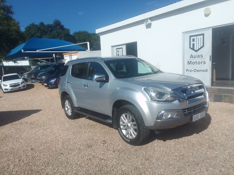 2019 Isuzu MU-X photo 1