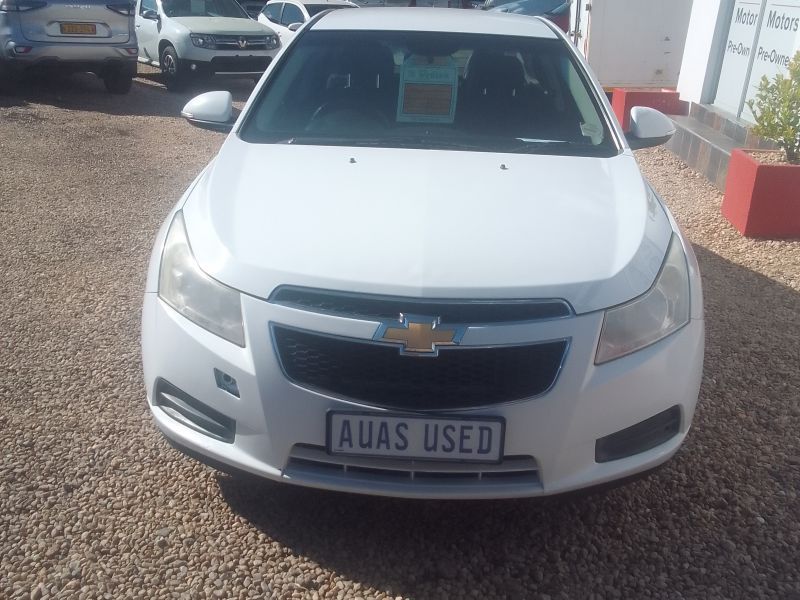 2015 Chevrolet Cruze photo 2