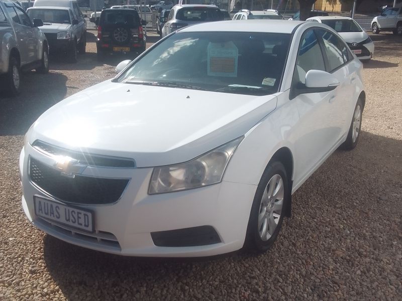 2015 Chevrolet Cruze photo 3