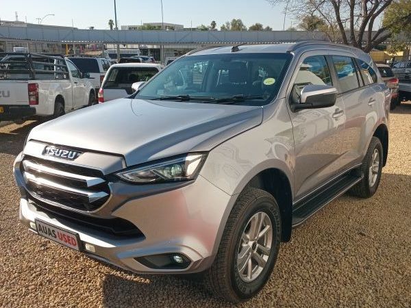 2023 Isuzu MU-X photo 4