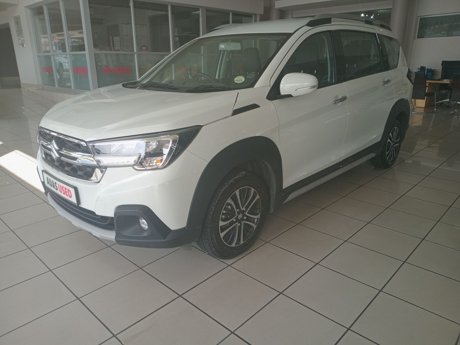 2024 Suzuki XL6 photo 1