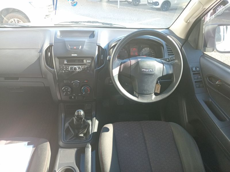 2017 Isuzu KB Series photo 8