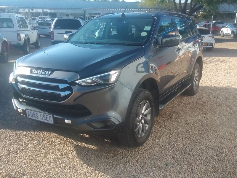 2023 Isuzu MU-X photo 2
