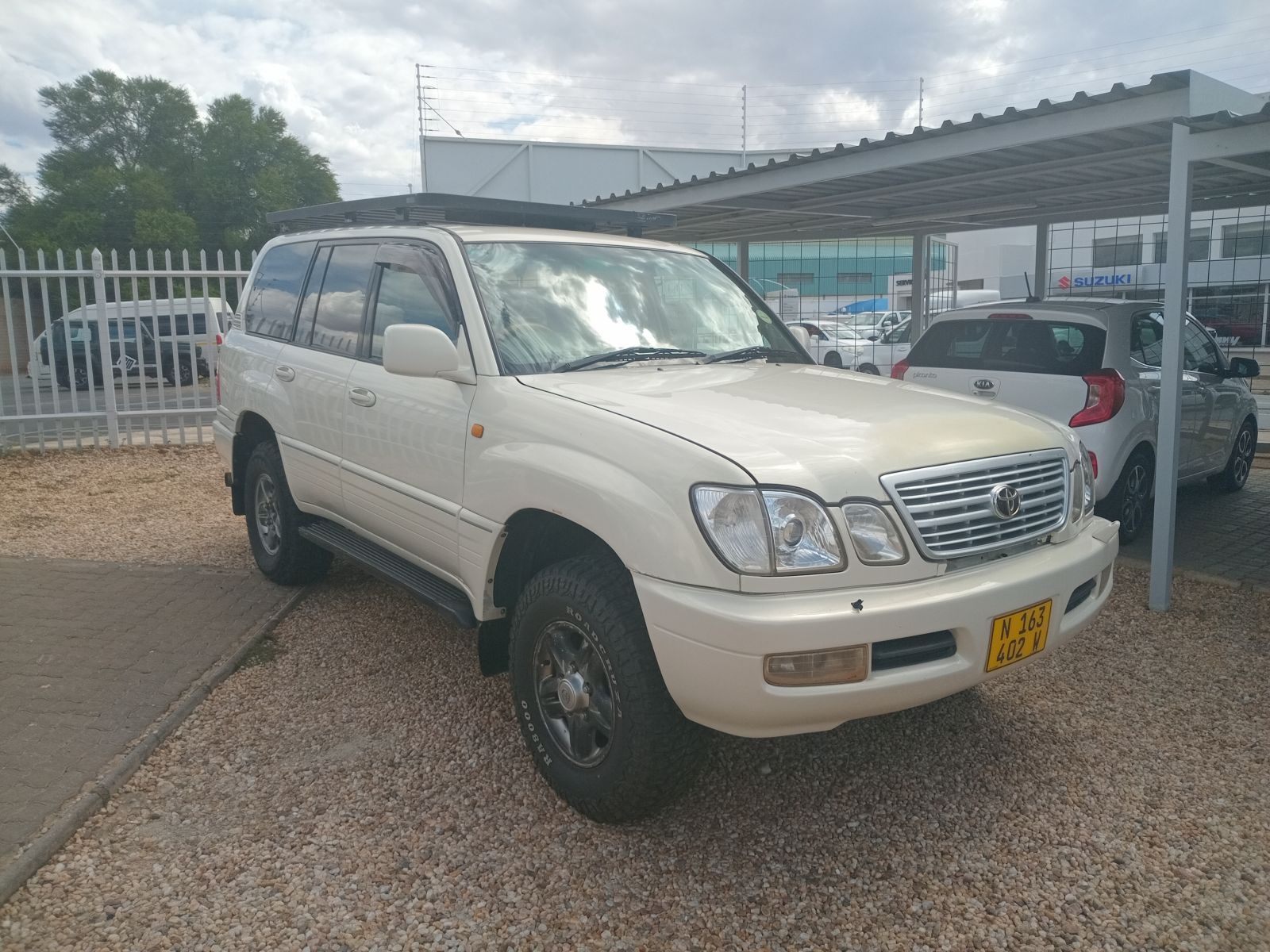 2001 Toyota Land Cruiser photo 1