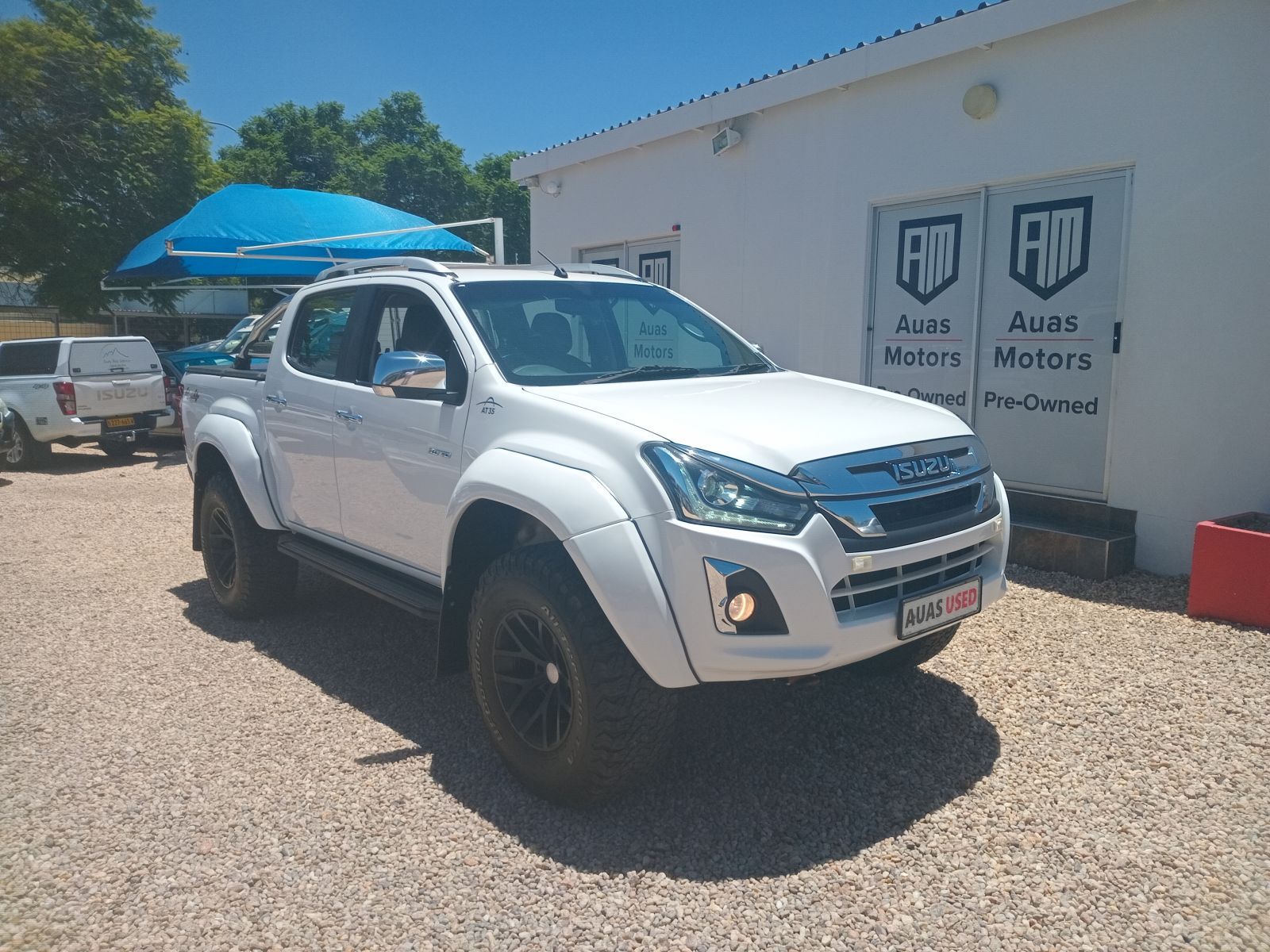 2021 Isuzu D-MAX photo 1