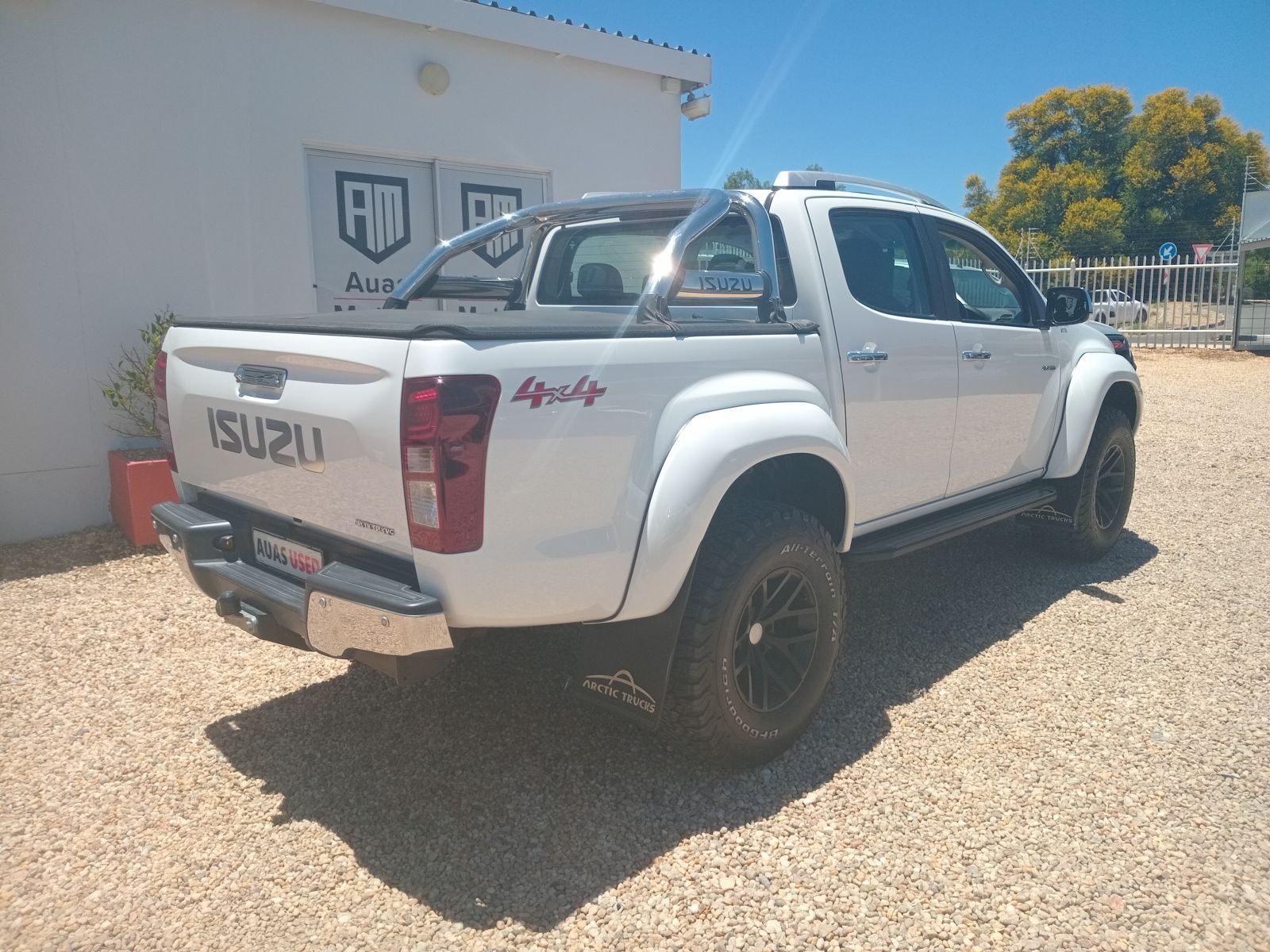 2021 Isuzu D-MAX photo 4