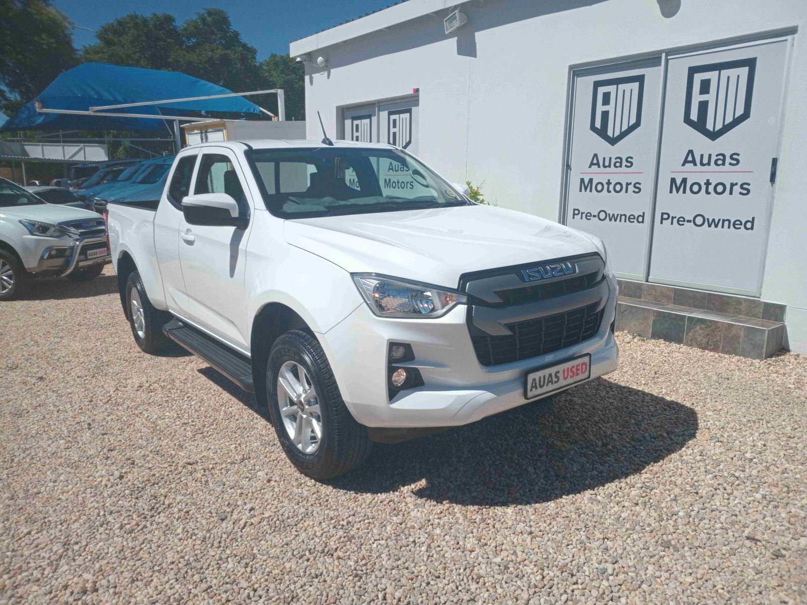 2024 Isuzu D-MAX photo 1