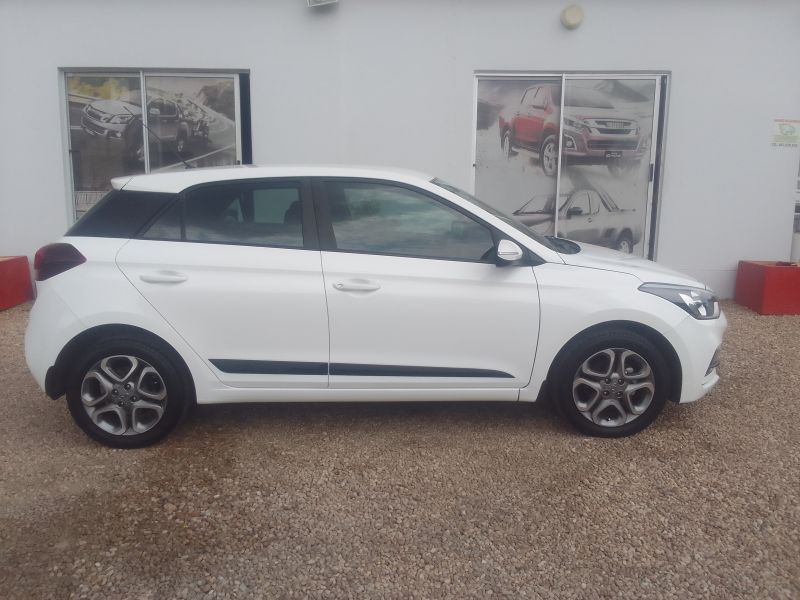 2021 Hyundai i20 photo 6
