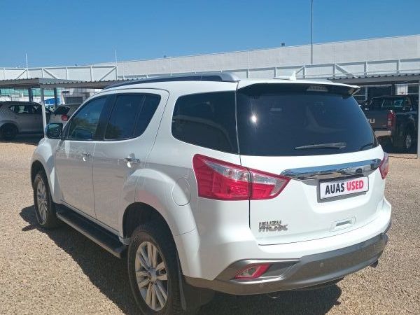 2019 Isuzu MU-X photo 5