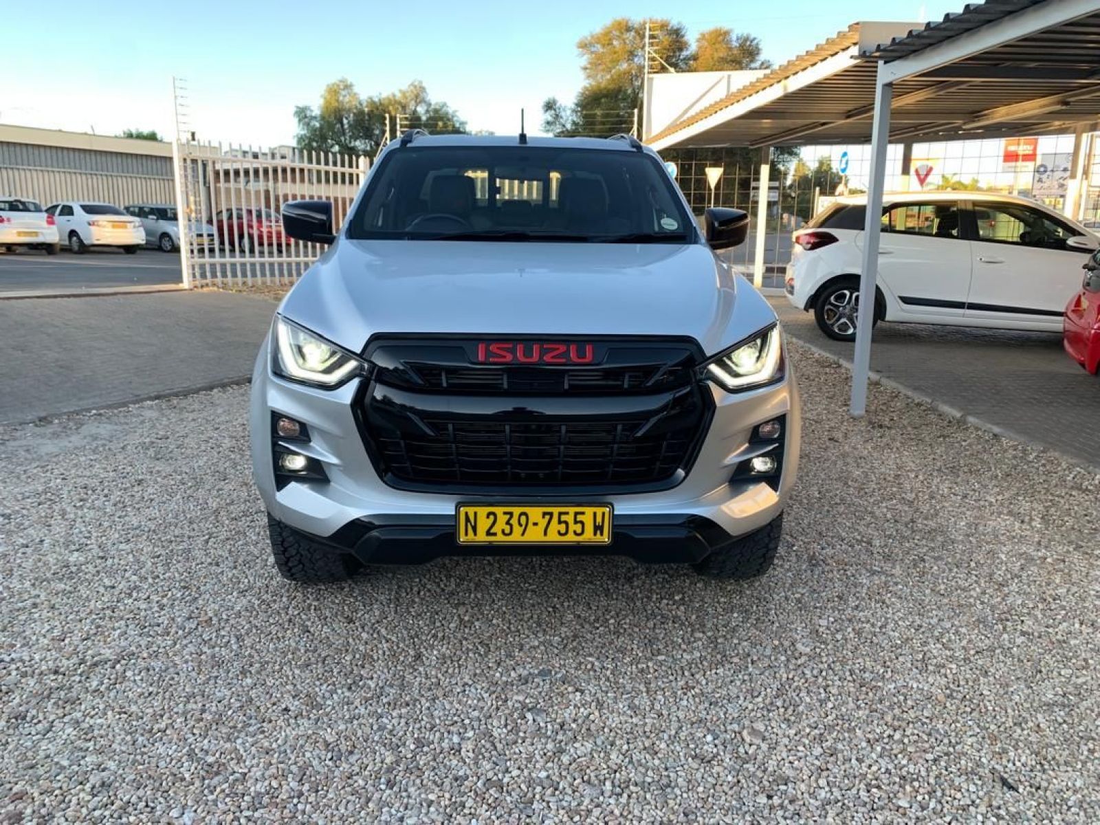 2024 Isuzu D-MAX photo 2