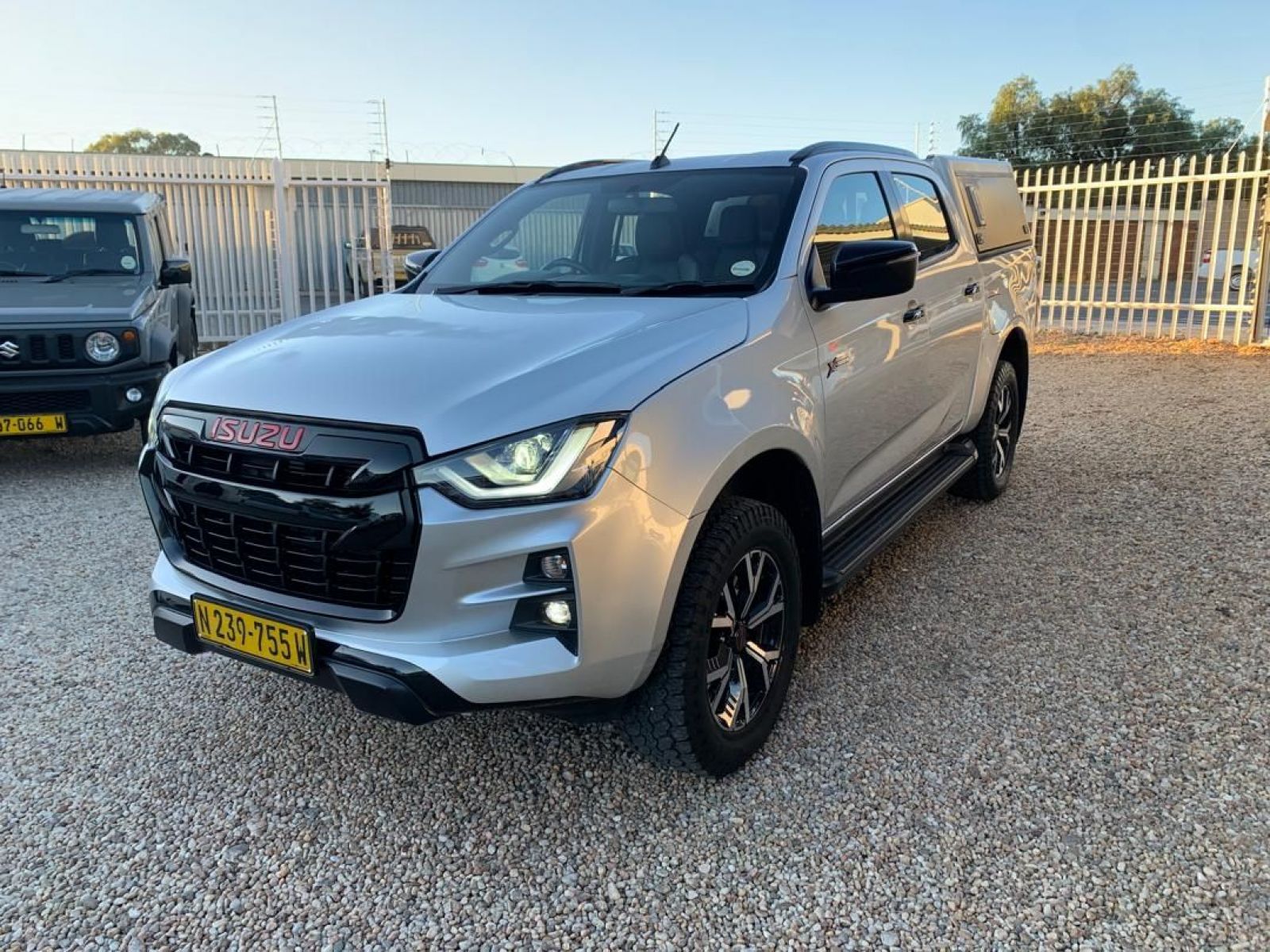 2024 Isuzu D-MAX photo 3