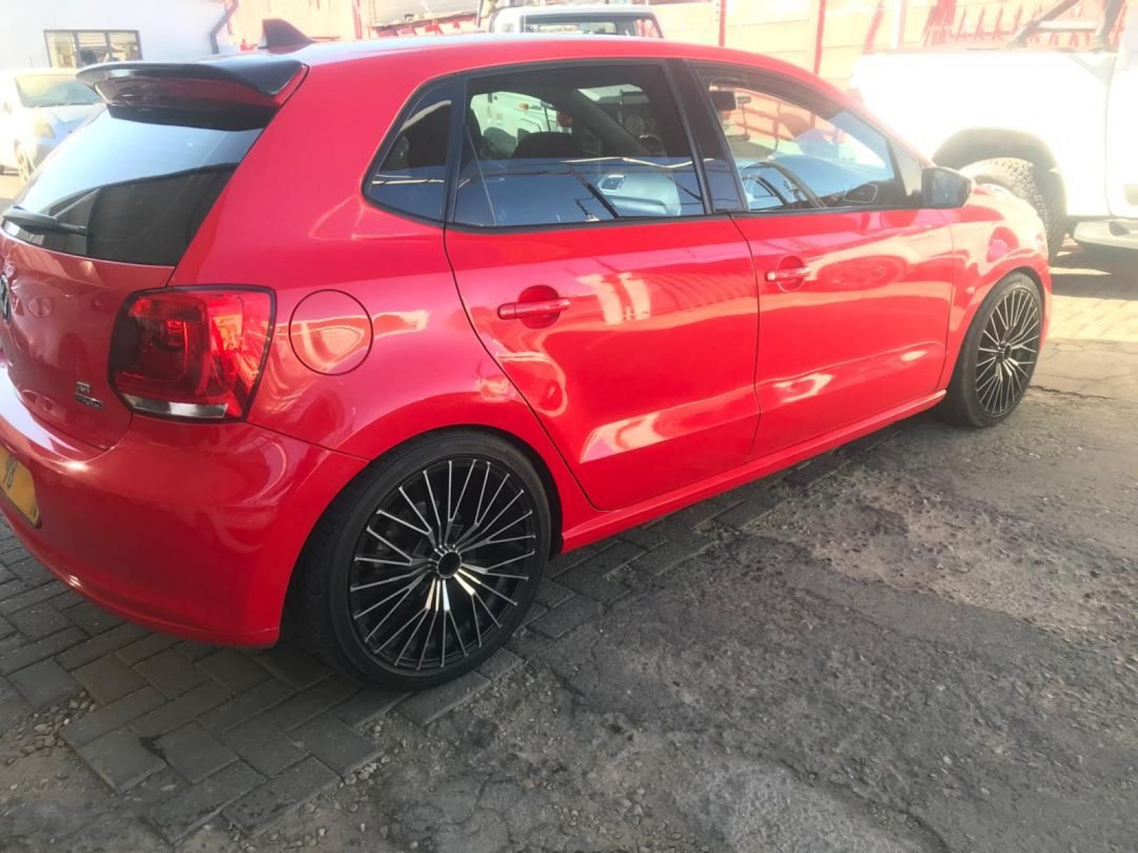2012 Volkswagen Polo photo 2
