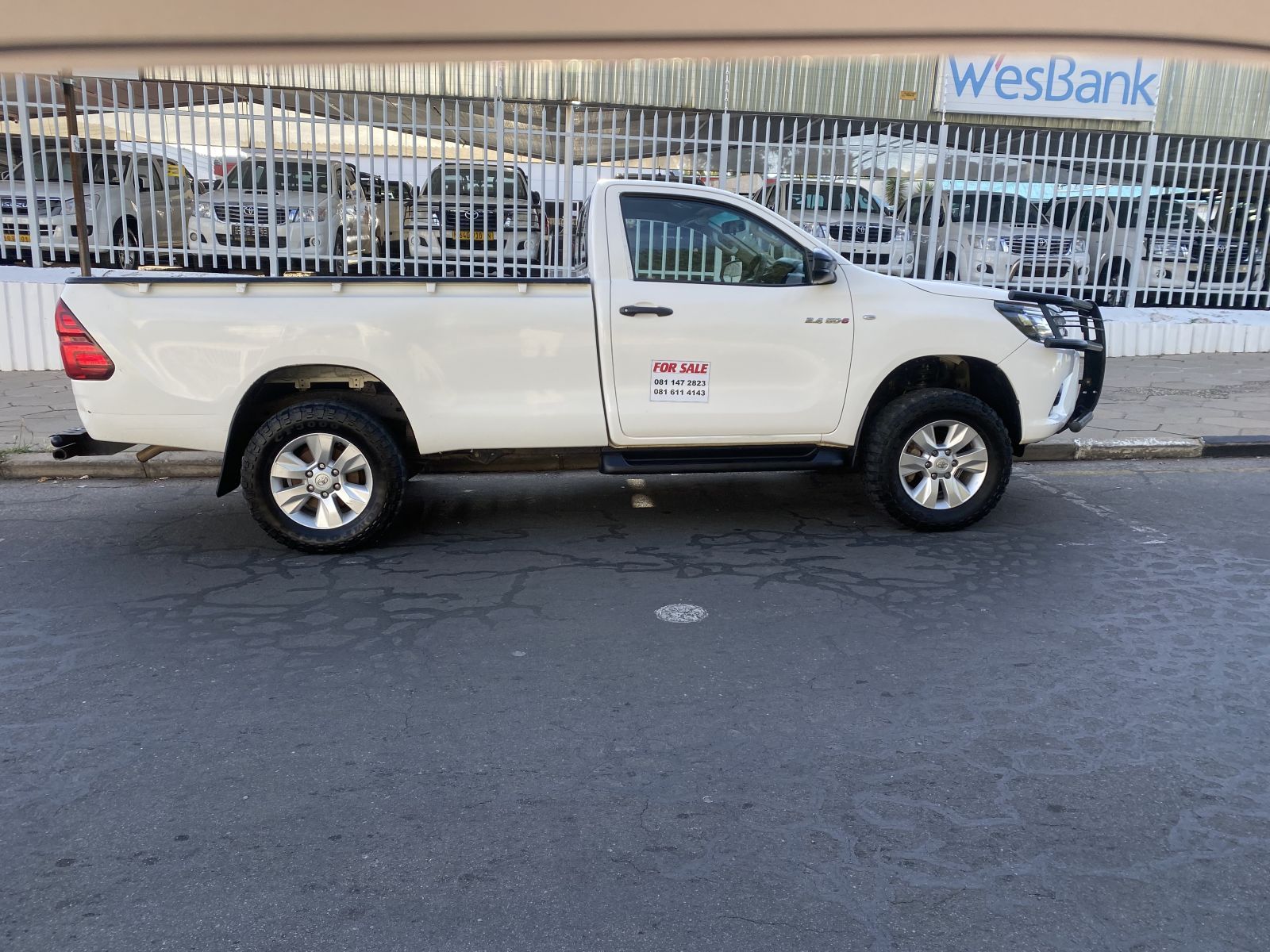 2016 Toyota Hilux photo 1