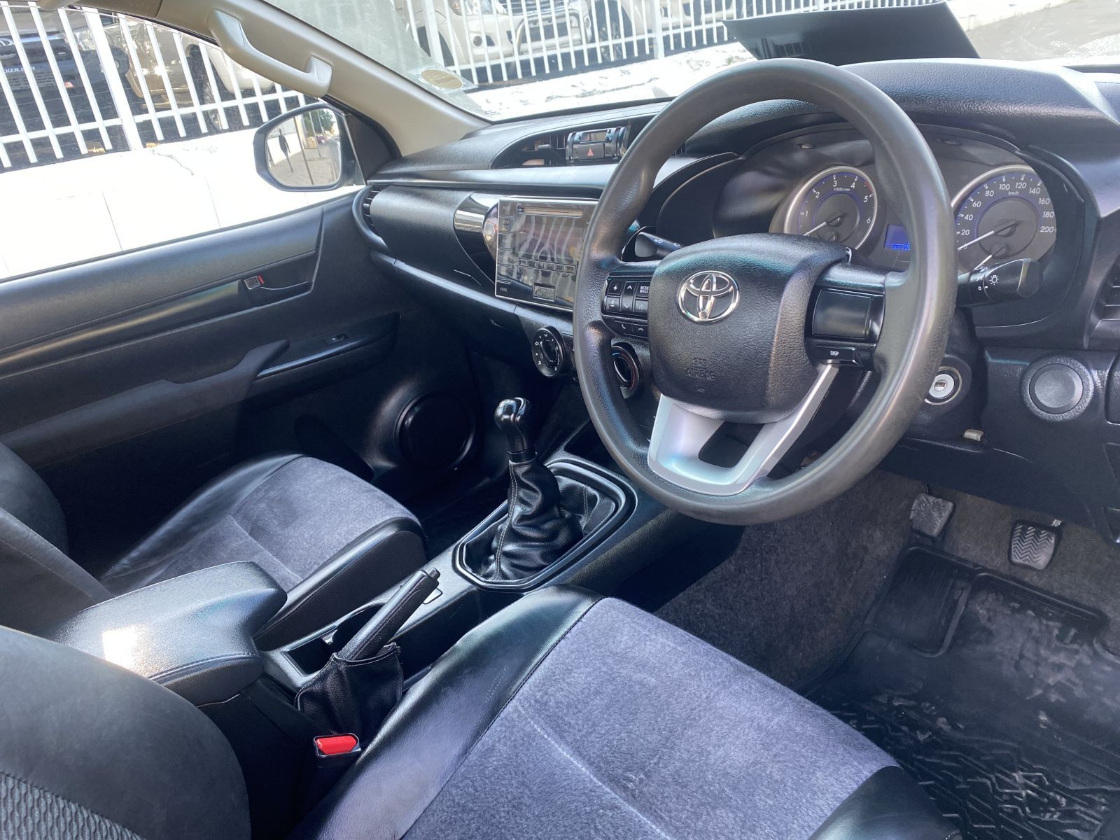 2016 Toyota Hilux photo 14