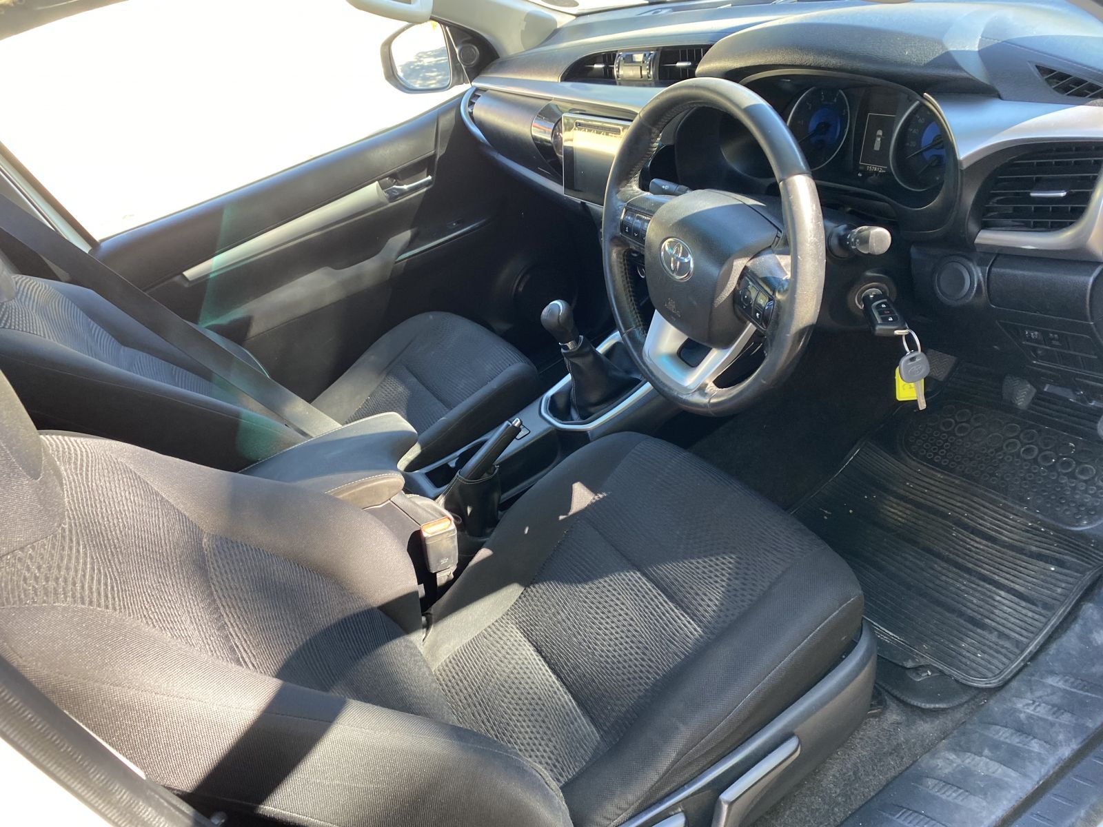 2016 Toyota Hilux photo 15