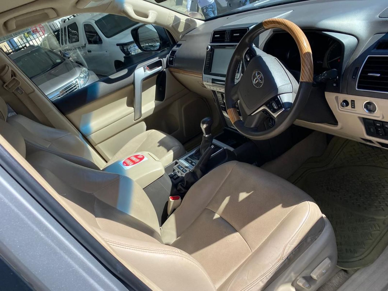 2019 Toyota Prado photo 4