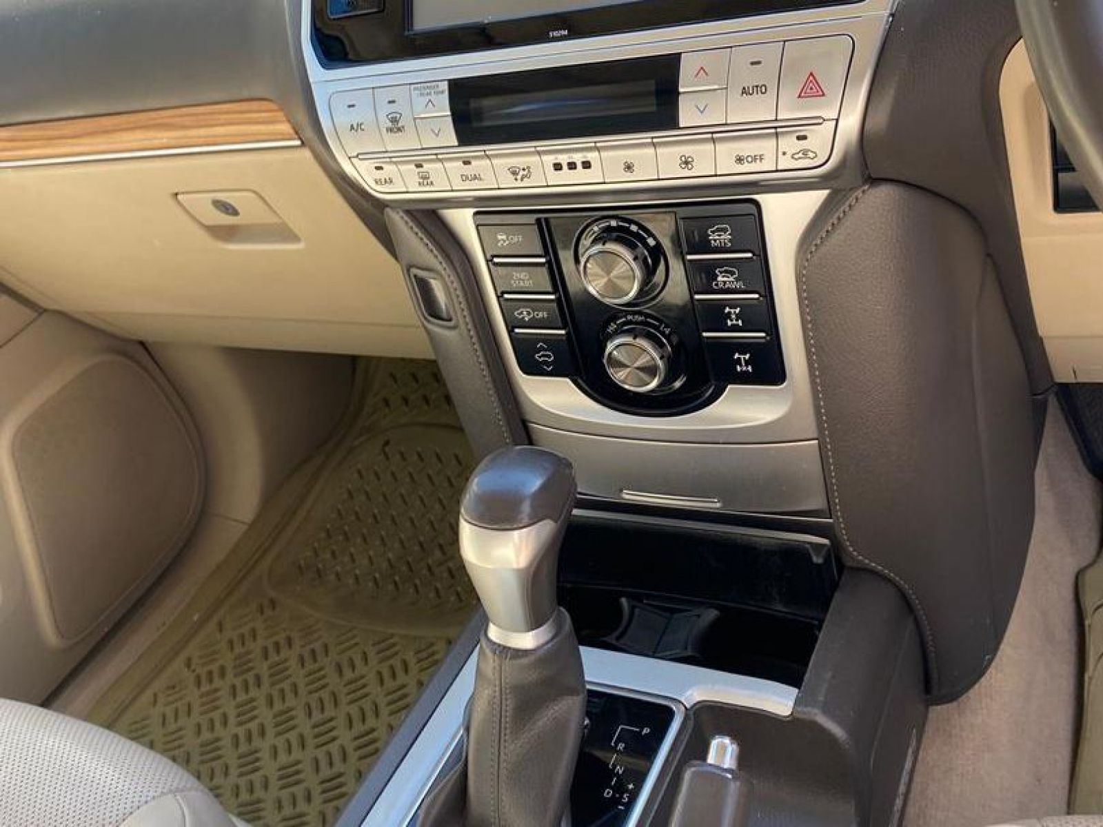 2019 Toyota Prado photo 6