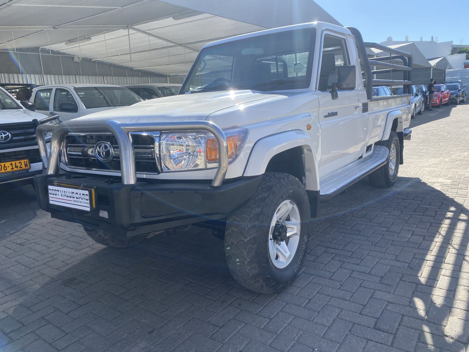 2019 Toyota Land Cruiser photo 1