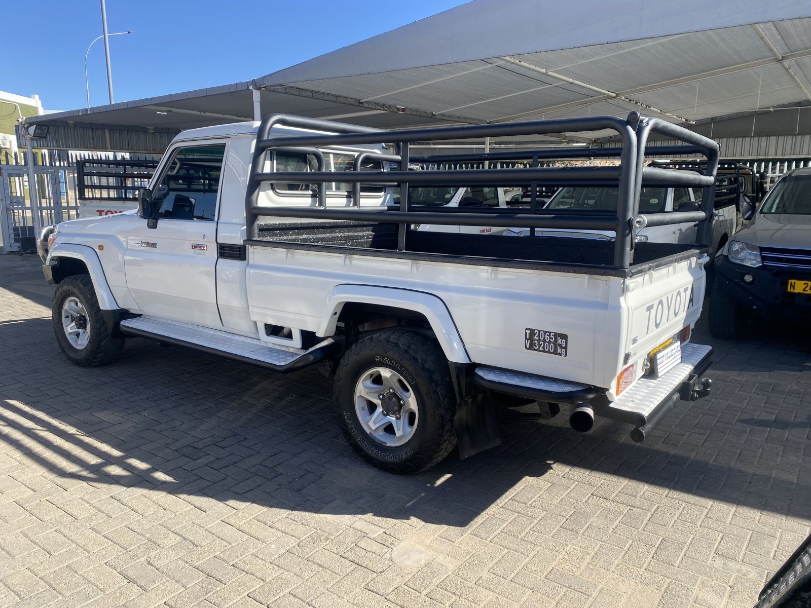 2019 Toyota Land Cruiser photo 4