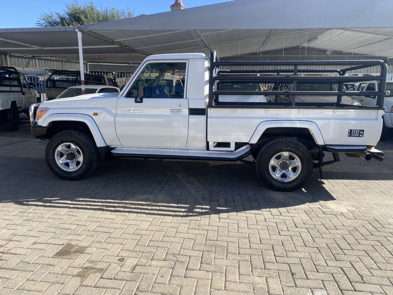 2019 Toyota Land Cruiser photo 7
