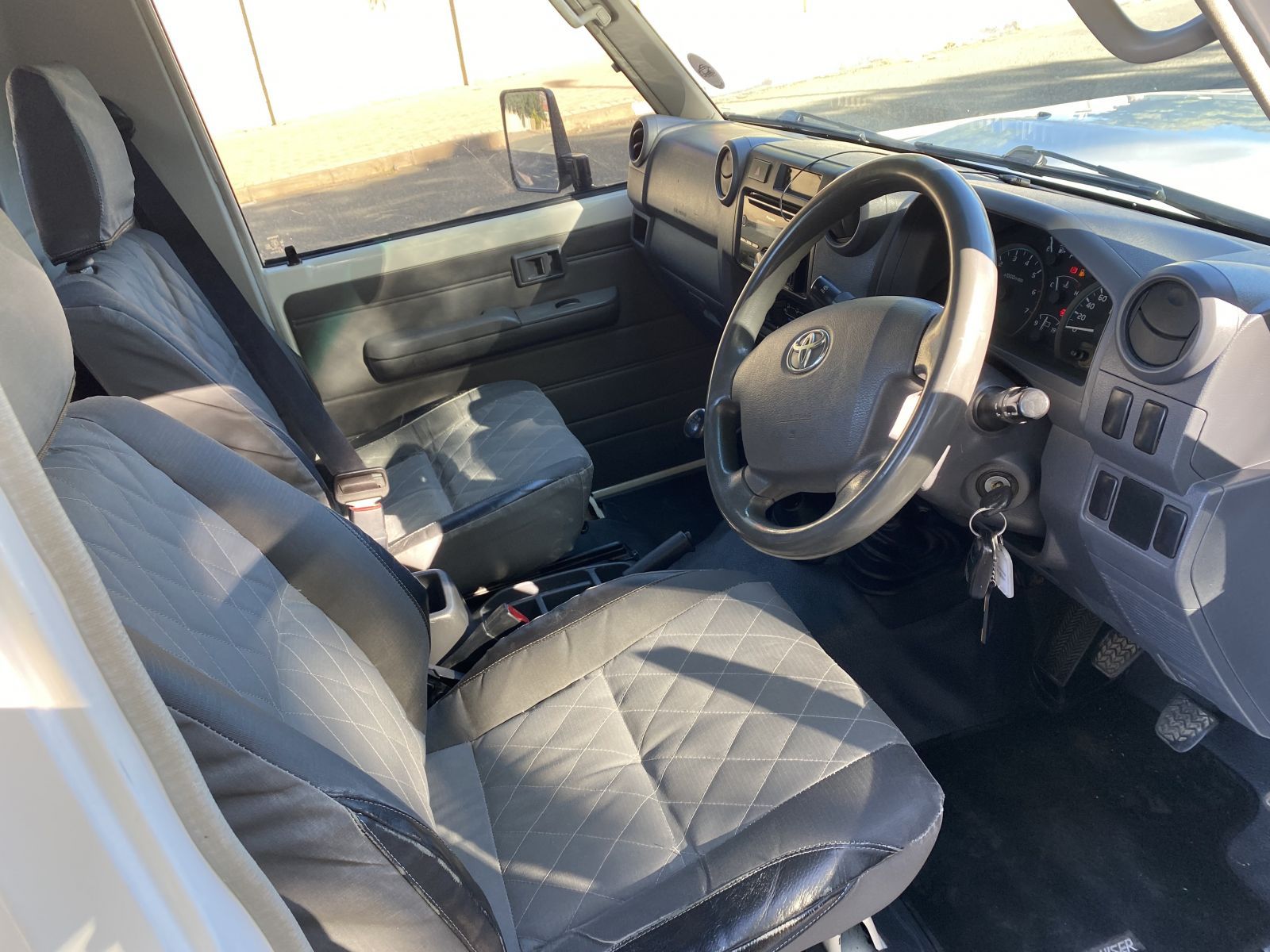 2019 Toyota Land Cruiser photo 8