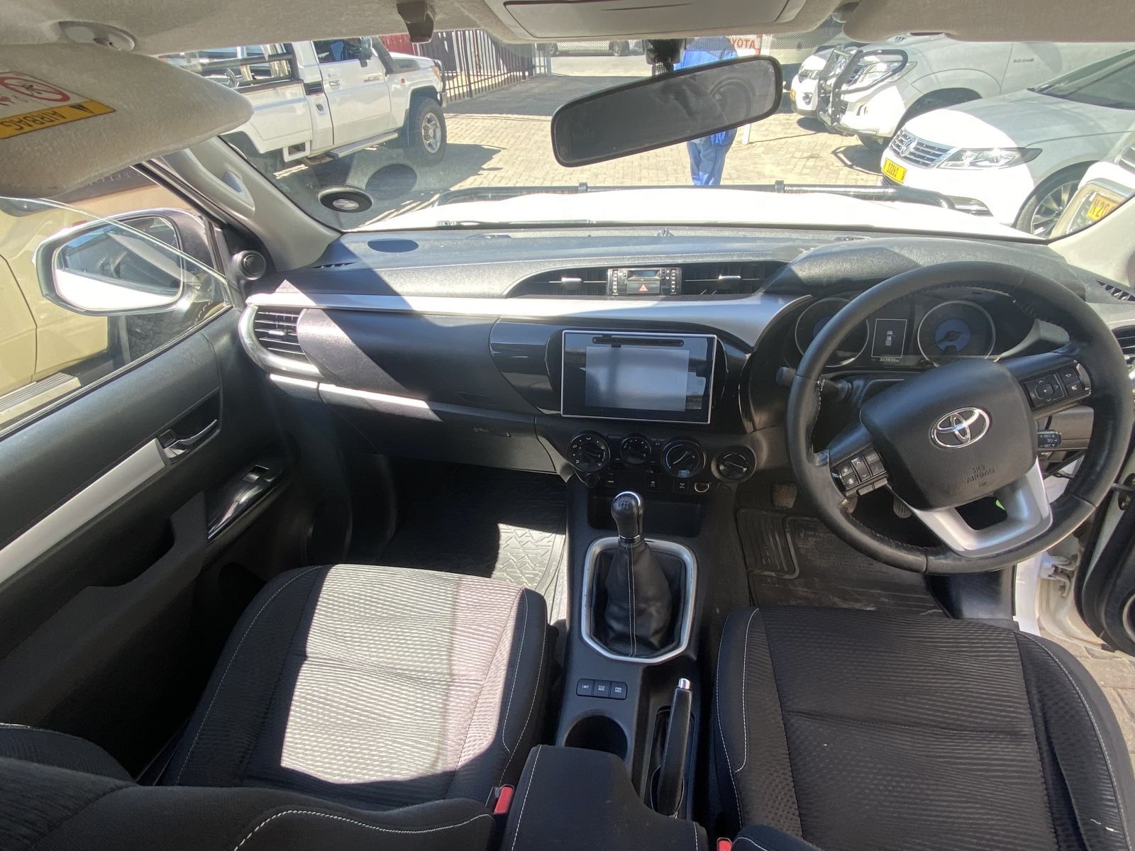 2017 Toyota Hilux photo 10