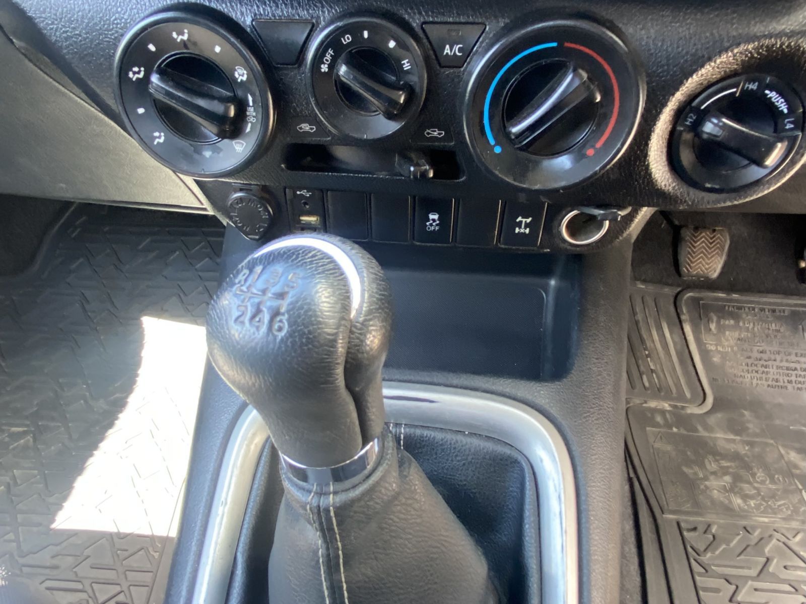 2017 Toyota Hilux photo 8