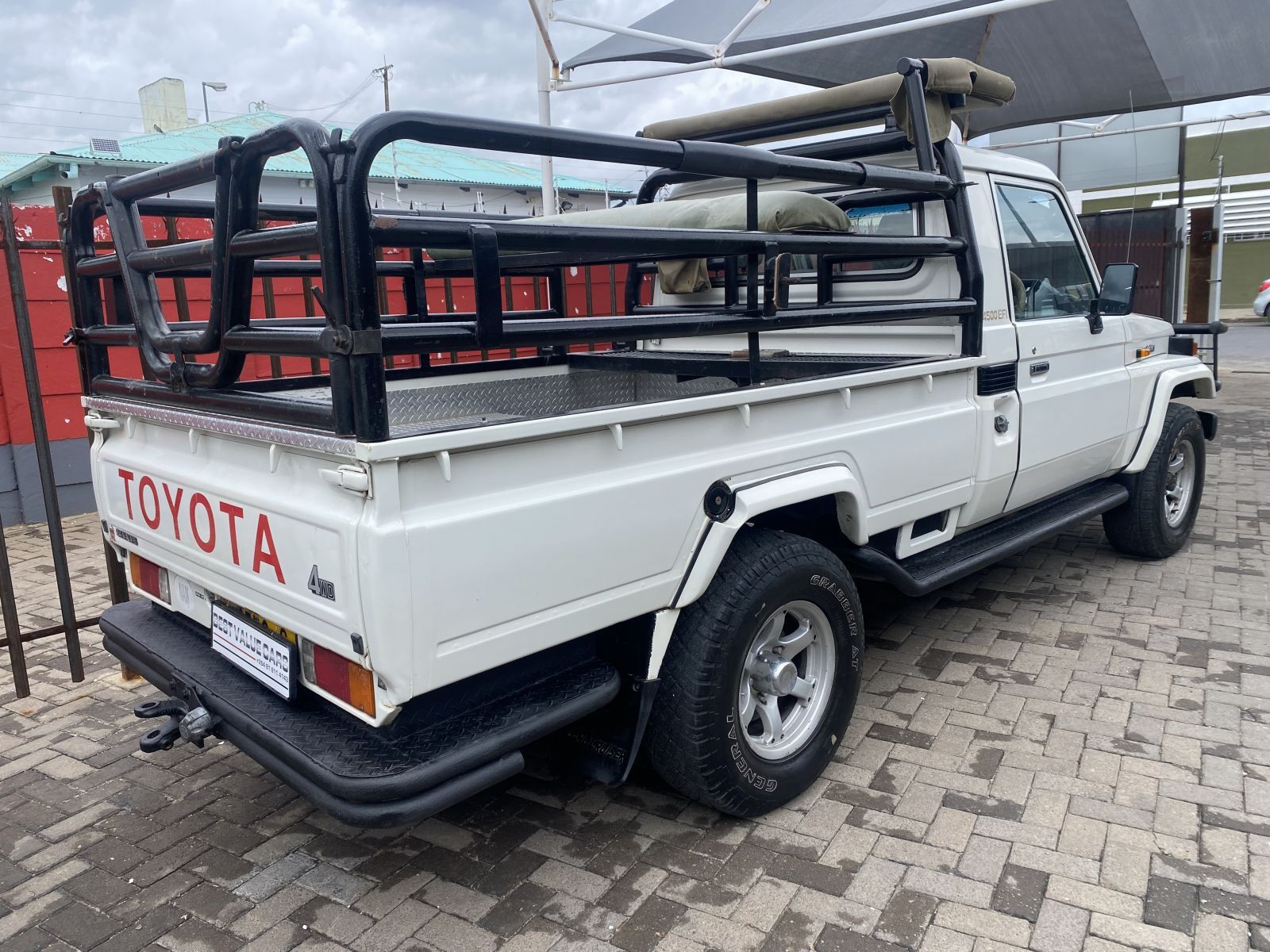 2006 Toyota Land Cruiser photo 3