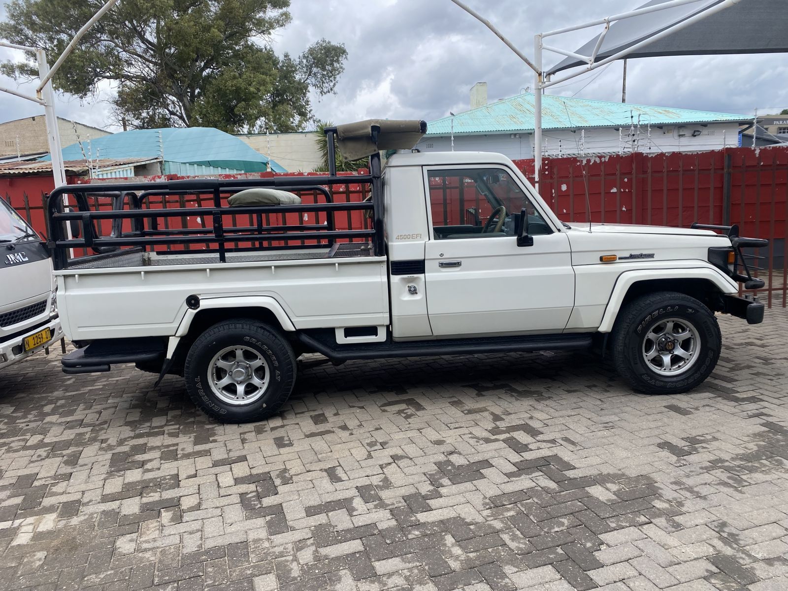 2006 Toyota Land Cruiser photo 6